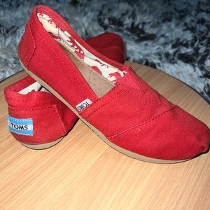 Toms Classic Slip-one, red size 7